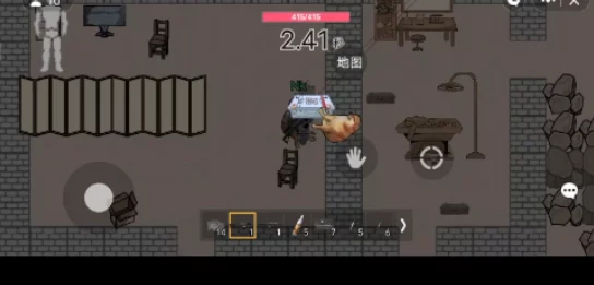 地铁逃生游戏中，小蓝刷道具的最佳获取地点在哪里？